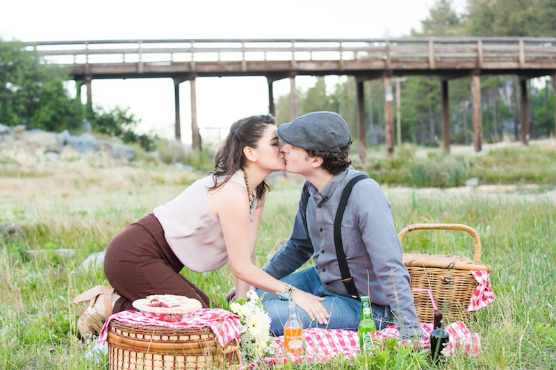 stylish engagement photos