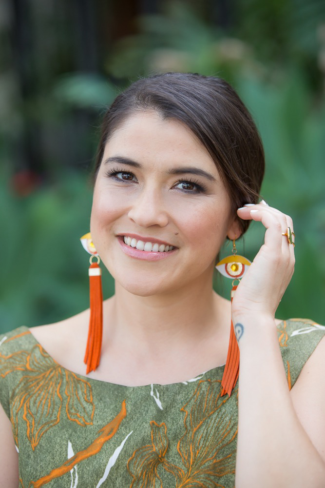 how to wear shoulder duster earrings