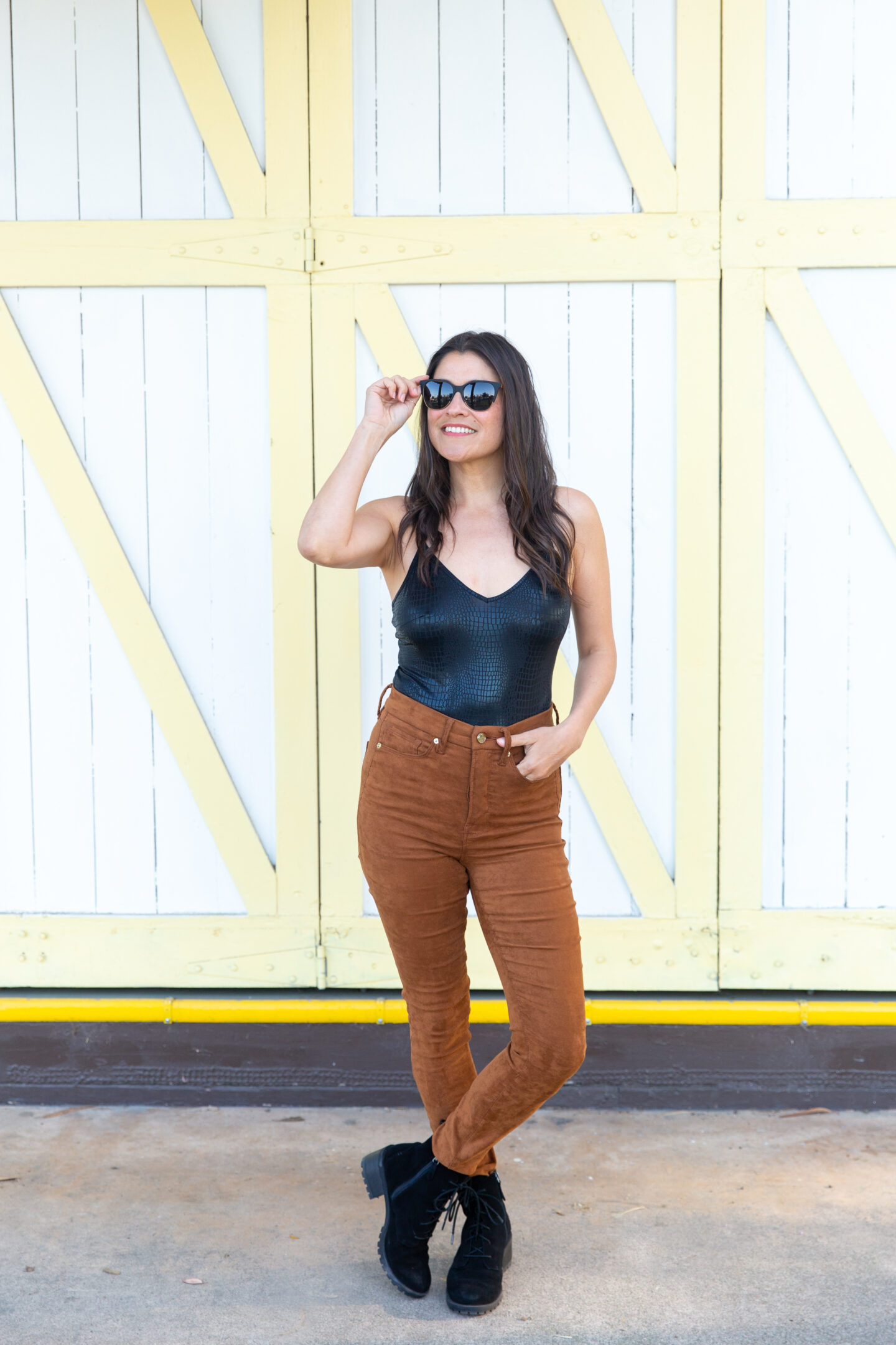 Spring Outfits with Tan Pants ABLE Mary Easy Pants  Michelle Tomczak