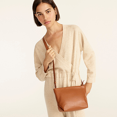 most versatile purse color