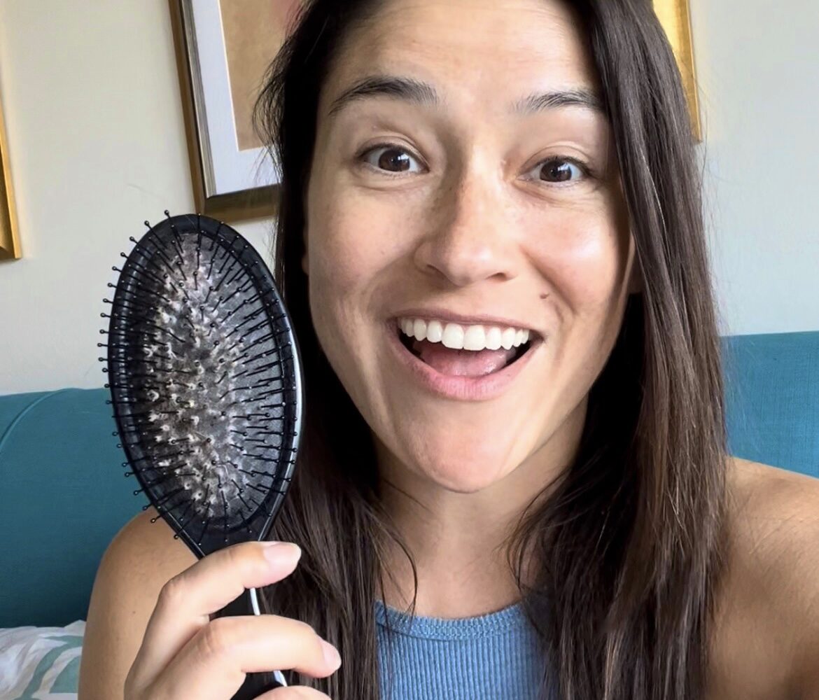 how to clean a hair brush