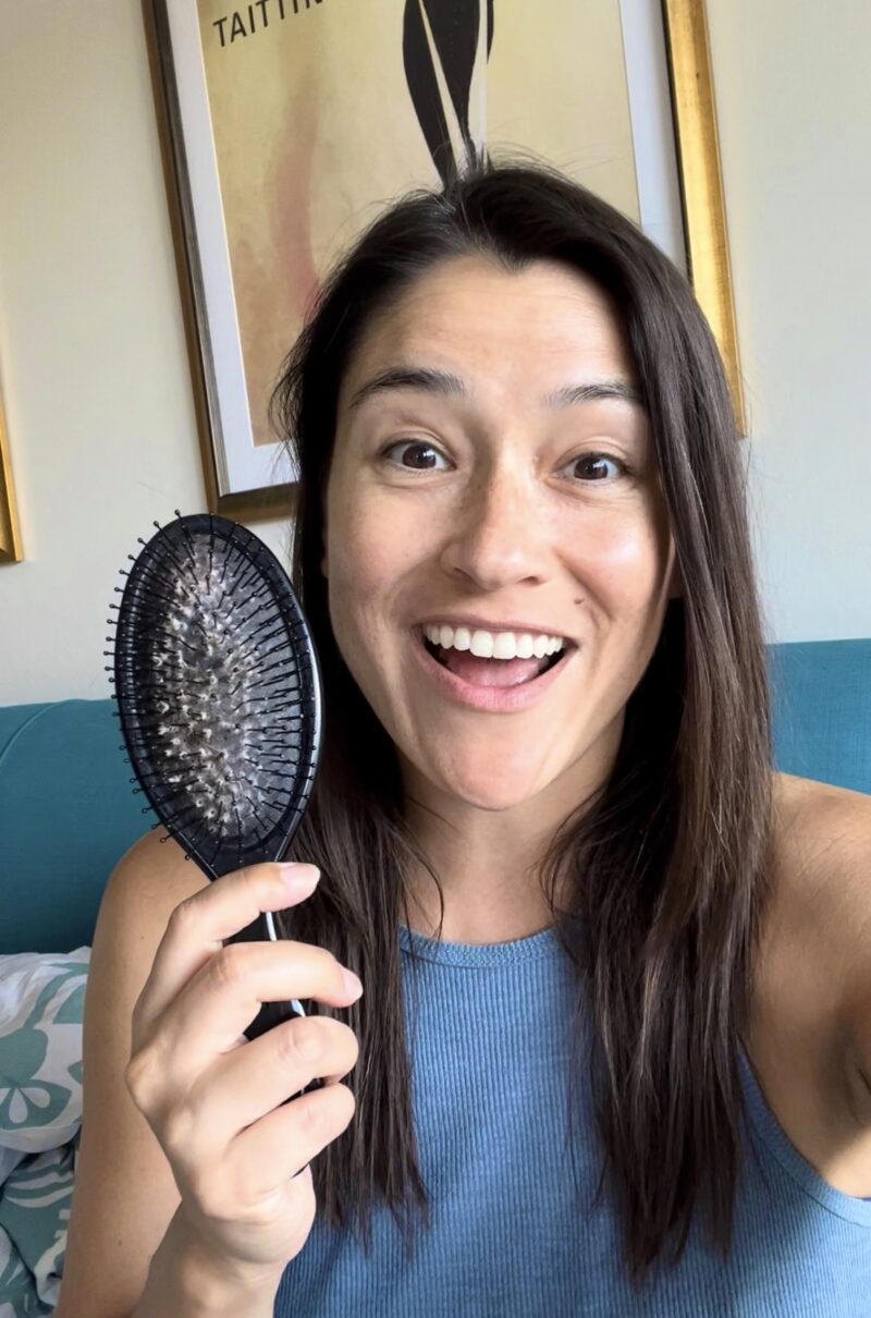 How To Clean A Hair Brush How To Clean The Wet Brush VSTYLE