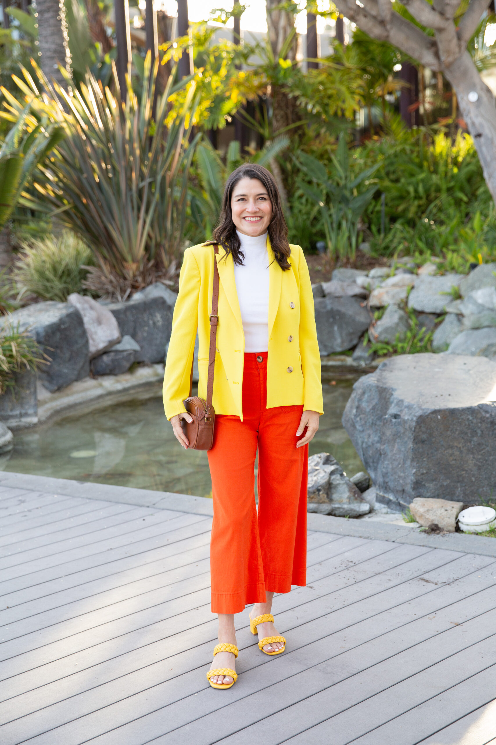what to wear with yellow shoes to work