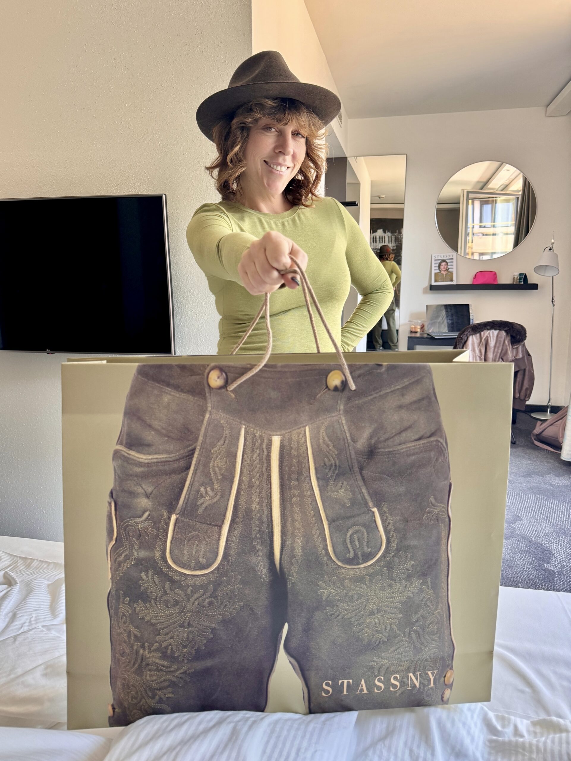 what do men wear to oktoberfest